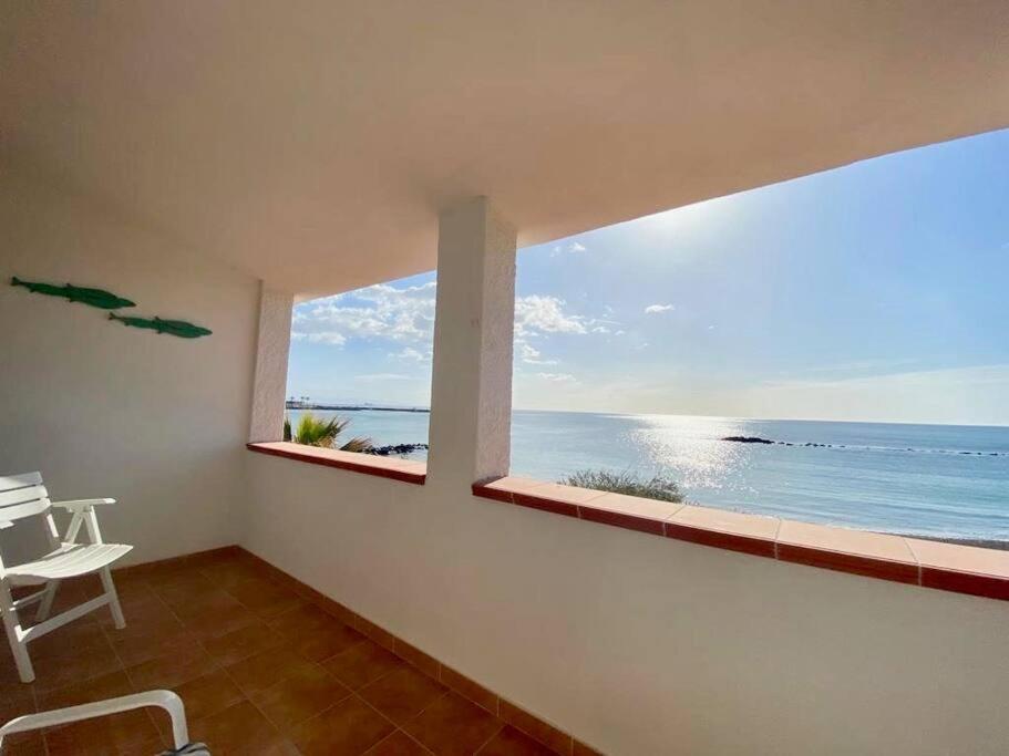 Paradise Beachfront Villa, Porto Columbu, Sardinia Porto Columbu - Perd'E Sali Eksteriør billede