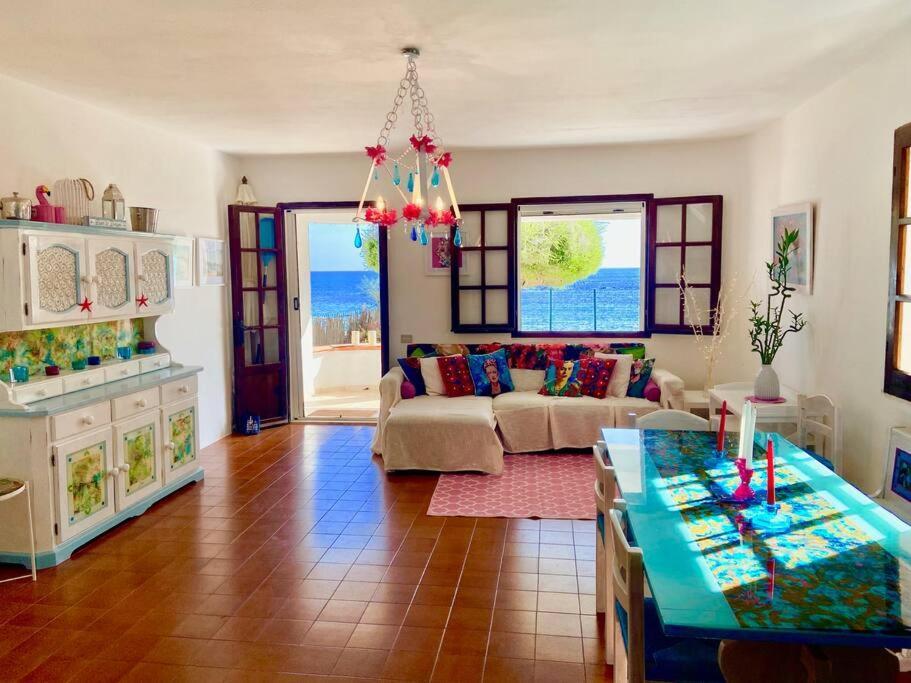 Paradise Beachfront Villa, Porto Columbu, Sardinia Porto Columbu - Perd'E Sali Eksteriør billede